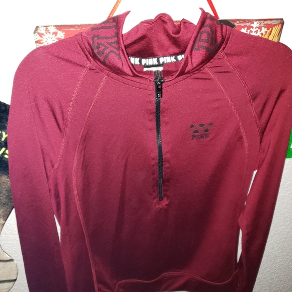 Medium vs ultimate workout top/sweater with pocket - Picture 1 of 3